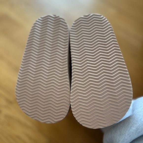 Cozy sparkly light pink baby Boots - Picture 4 of 5